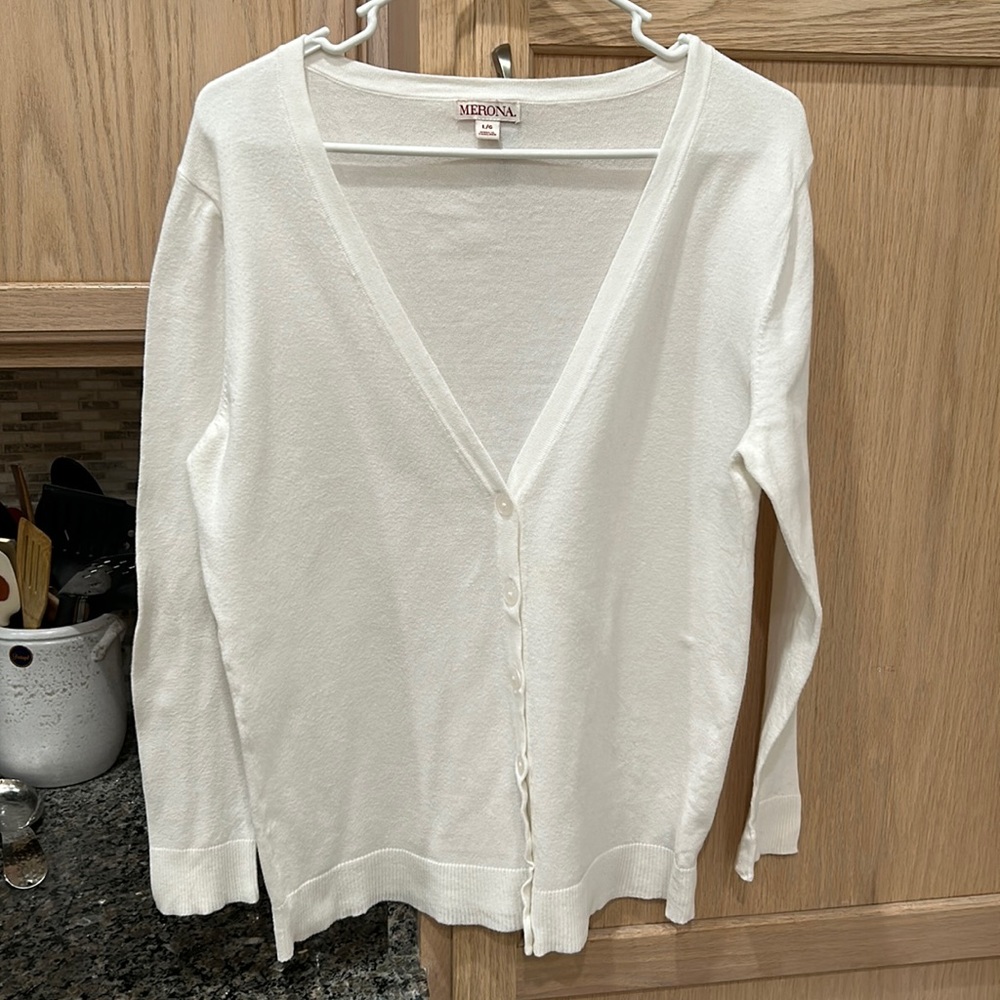Merona brand v neck light weight button sweater in white size L.